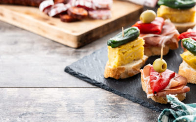 Aperitivos para catering: ideas, cantidades y presentación para brillar desde el primer bocado